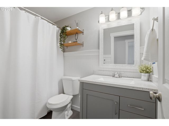 8200 Ne 153RD Ct, Vancouver, WA 98682