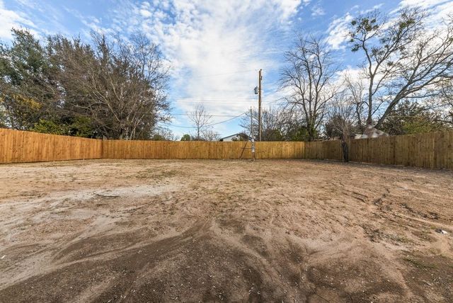 529 Berke Street, Newark, TX 76071