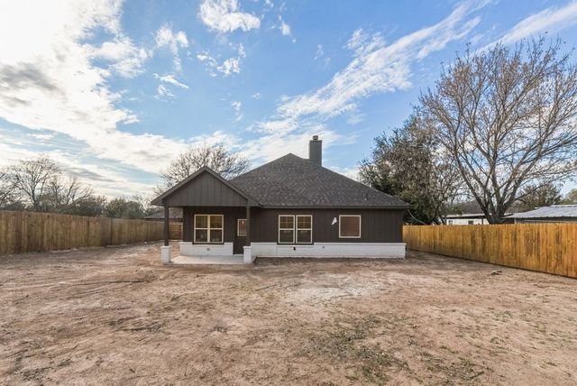 529 Berke Street, Newark, TX 76071