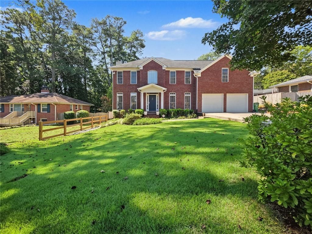 Image 1 of property listing at 1886 Briarlake Circle, Decatur, GA 30033