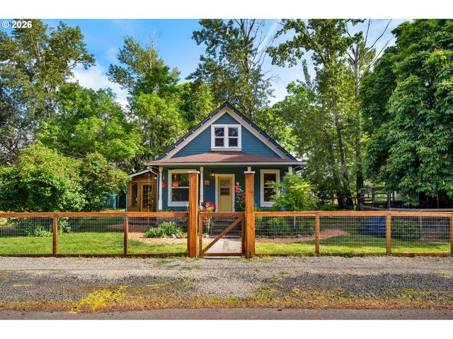 6821 Se BREHAUT St, Milwaukie, OR 97222