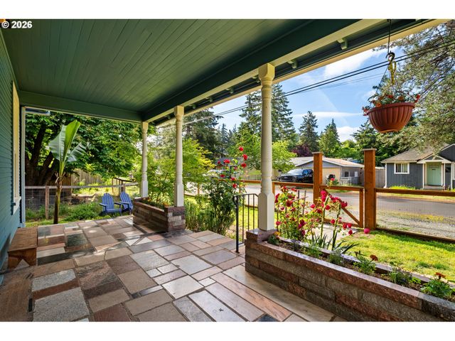 6821 Se BREHAUT St, Milwaukie, OR 97222