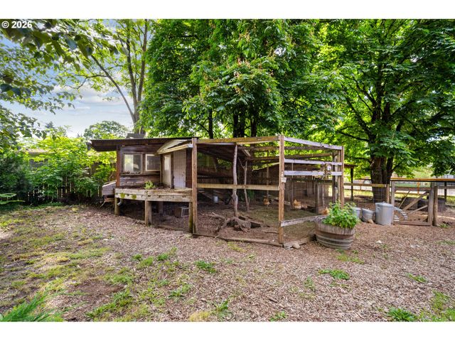 6821 Se BREHAUT St, Milwaukie, OR 97222