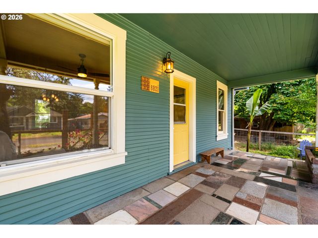 6821 Se BREHAUT St, Milwaukie, OR 97222