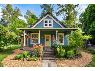 6821 Se BREHAUT St, Milwaukie, OR 97222