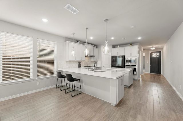 8915 Nature Park Drive, Missouri City, TX 77459