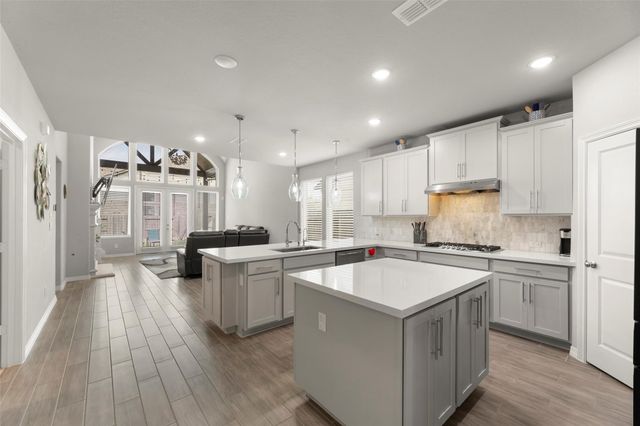 8915 Nature Park Drive, Missouri City, TX 77459