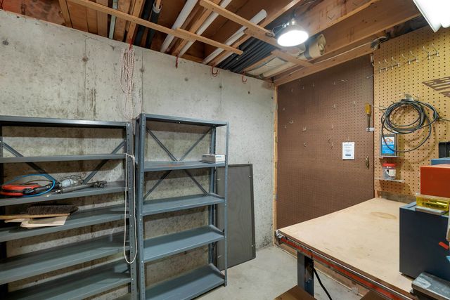 2 Tanager Court, Merrimack, NH 03054