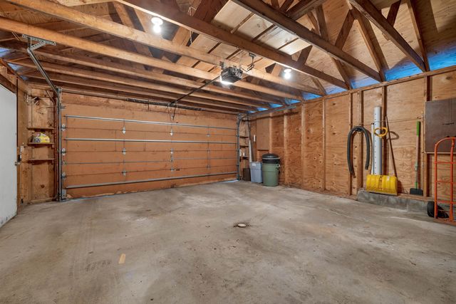 2 Tanager Court, Merrimack, NH 03054