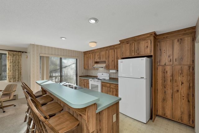 2 Tanager Court, Merrimack, NH 03054