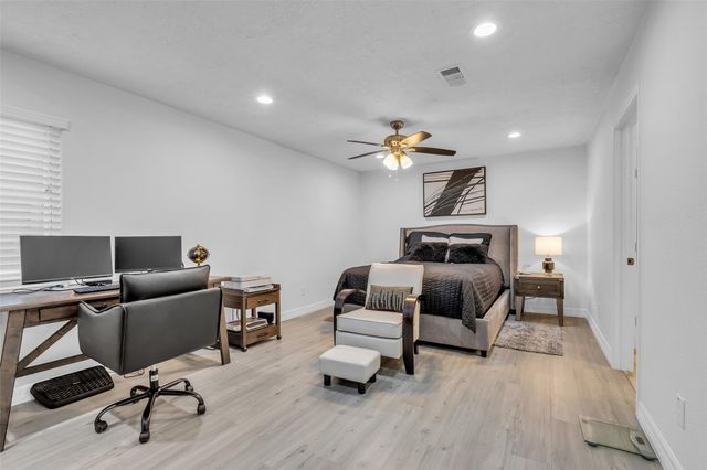 4418 Crofter Glen Drive, Friendswood, TX 77546