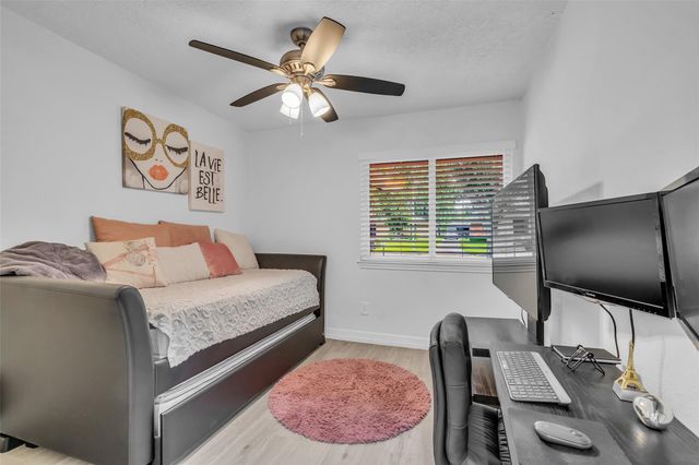 4418 Crofter Glen Drive, Friendswood, TX 77546