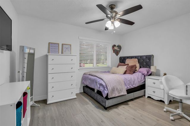 4418 Crofter Glen Drive, Friendswood, TX 77546