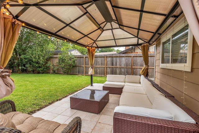 4418 Crofter Glen Drive, Friendswood, TX 77546