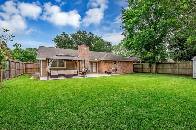 4418 Crofter Glen Drive, Friendswood, TX 77546