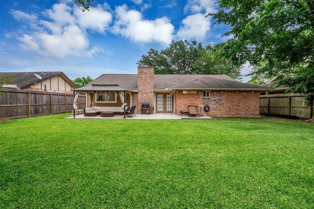 4418 Crofter Glen Drive, Friendswood, TX 77546