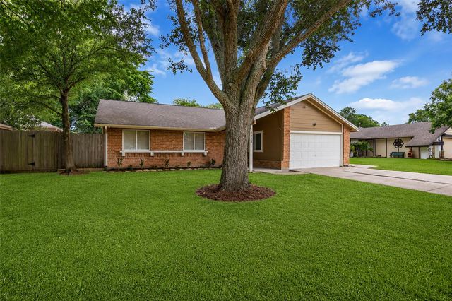 4418 Crofter Glen Drive, Friendswood, TX 77546