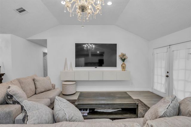 4418 Crofter Glen Drive, Friendswood, TX 77546