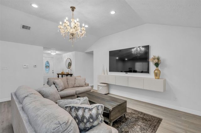 4418 Crofter Glen Drive, Friendswood, TX 77546