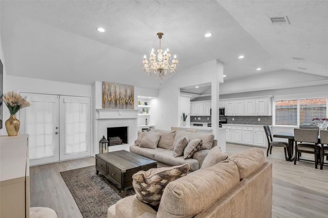 4418 Crofter Glen Drive, Friendswood, TX 77546