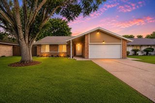 4418 Crofter Glen Drive, Friendswood, TX 77546