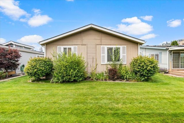 1041 W Sunny Creek Cir, Spokane, WA 99224