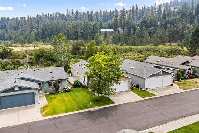 1041 W Sunny Creek Cir, Spokane, WA 99224