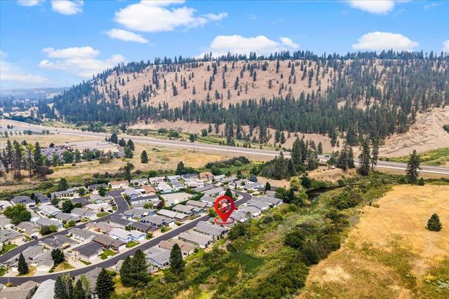1041 W Sunny Creek Cir, Spokane, WA 99224