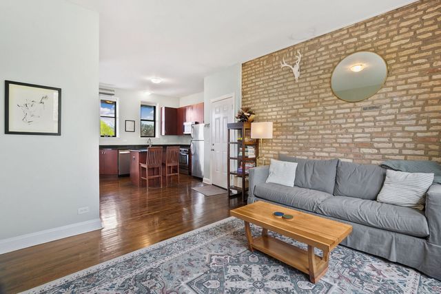 3142 W George Street C3, Chicago, IL 60618