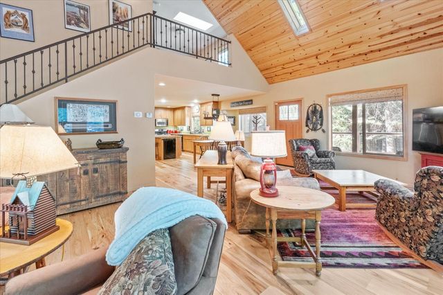 1385 Topanga Ln, Arnold, CA 95223