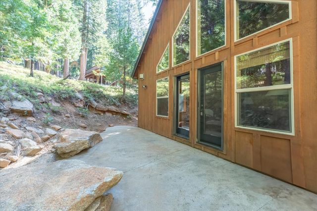 1385 Topanga Ln, Arnold, CA 95223