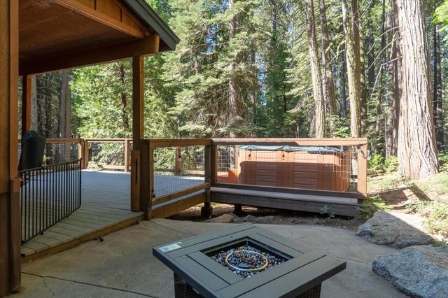 1385 Topanga Ln, Arnold, CA 95223