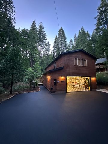 1385 Topanga Ln, Arnold, CA 95223