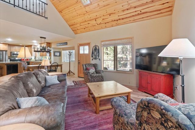 1385 Topanga Ln, Arnold, CA 95223