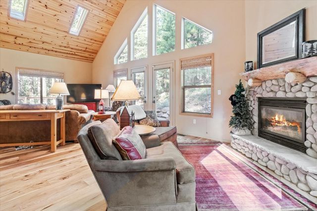 1385 Topanga Ln, Arnold, CA 95223