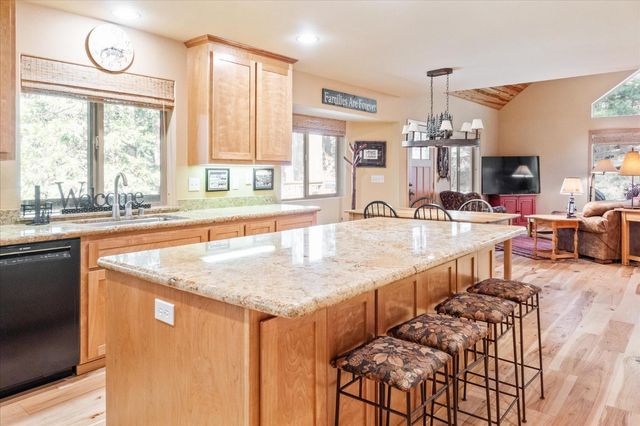 1385 Topanga Ln, Arnold, CA 95223