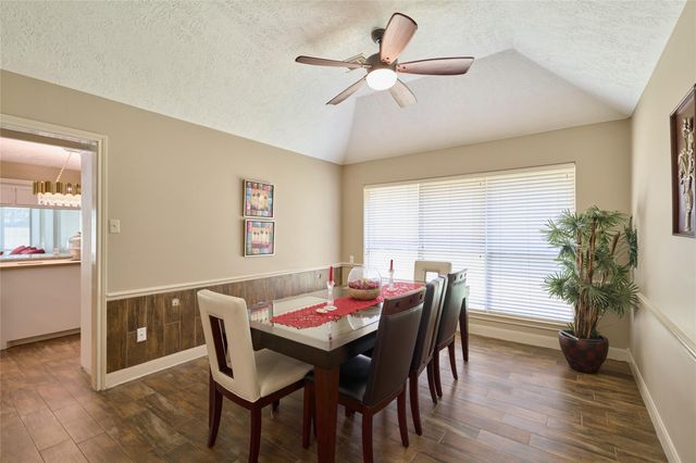 121 April Waters Drive N, Montgomery, TX 77356