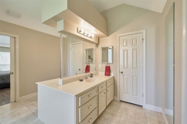 121 April Waters Drive N, Montgomery, TX 77356