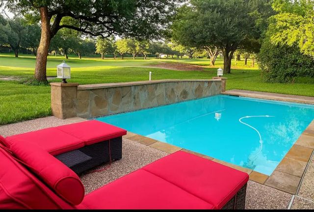 121 April Waters Drive N, Montgomery, TX 77356