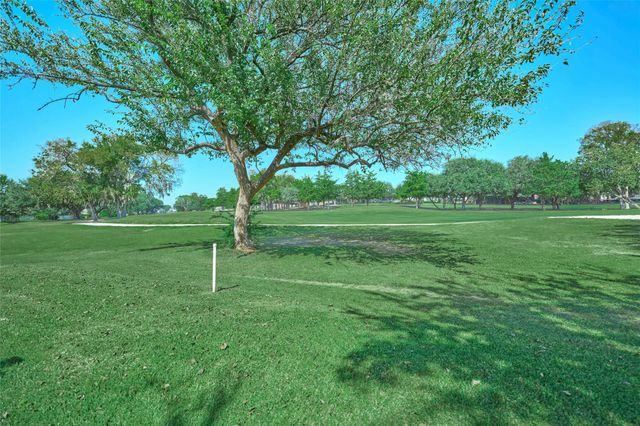 121 April Waters Drive N, Montgomery, TX 77356