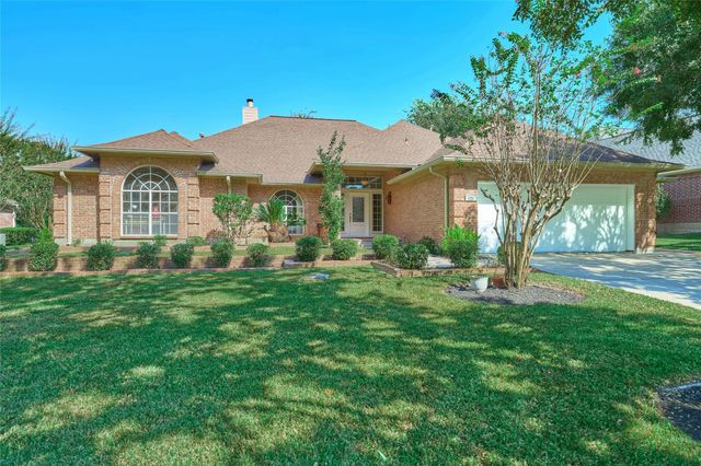 121 April Waters Drive N, Montgomery, TX 77356