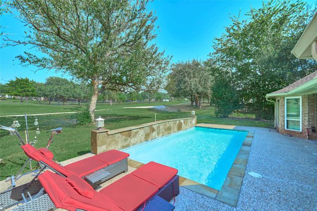 121 April Waters Drive N, Montgomery, TX 77356