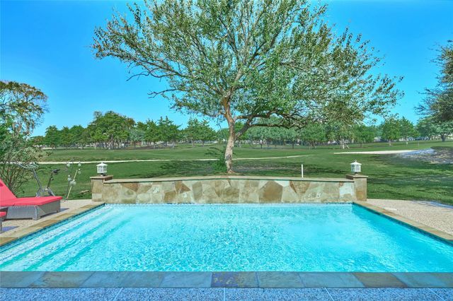 121 April Waters Drive N, Montgomery, TX 77356