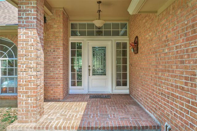121 April Waters Drive N, Montgomery, TX 77356