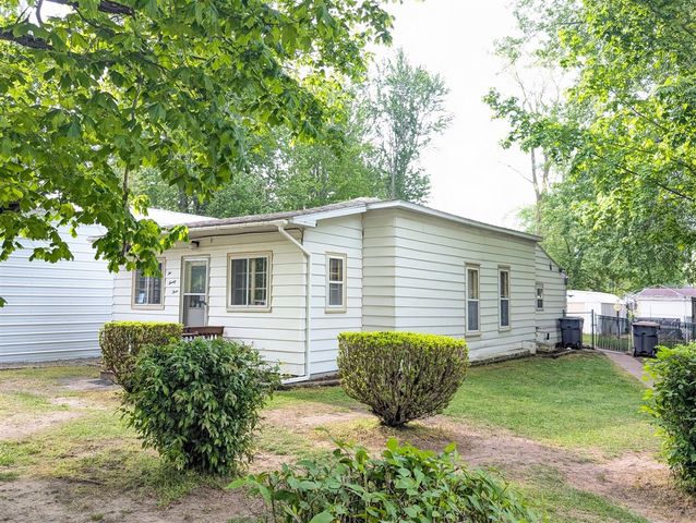 223 W High Street, Bangor, MI 49013