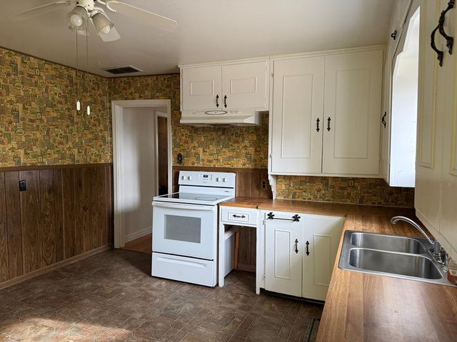 406 E 35th St, Odessa, TX 79762