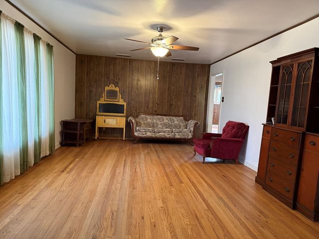 406 E 35th St, Odessa, TX 79762