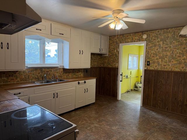 406 E 35th St, Odessa, TX 79762