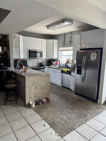 8270 NW 191st Ln 13L, Hialeah, FL 33015