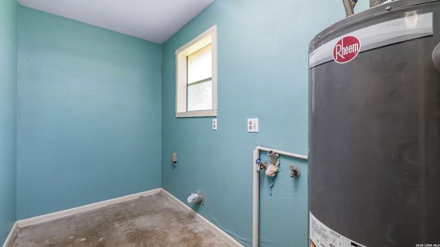 923 Whitman, San Antonio, TX 78211